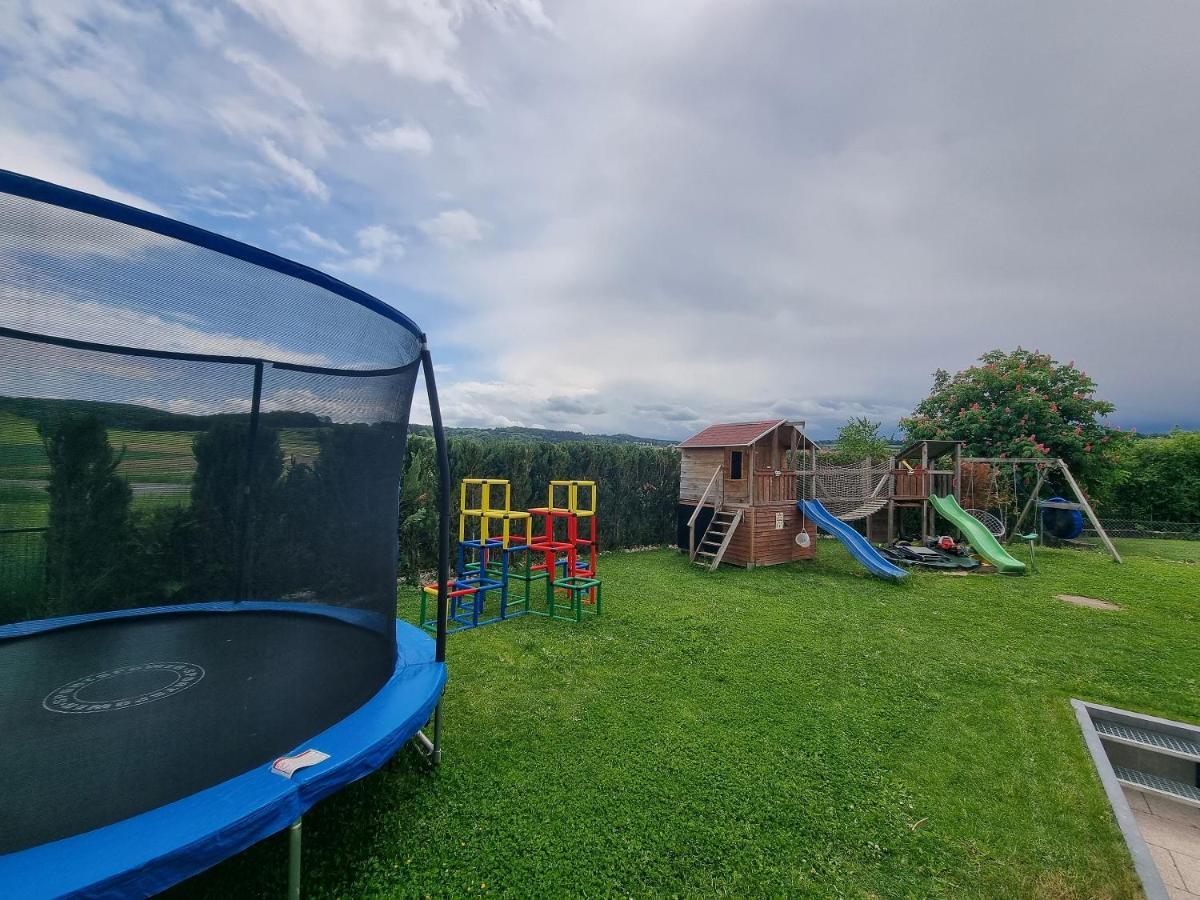 Ferienwohnung Biosphaerenblick Мюнзинген Экстерьер фото